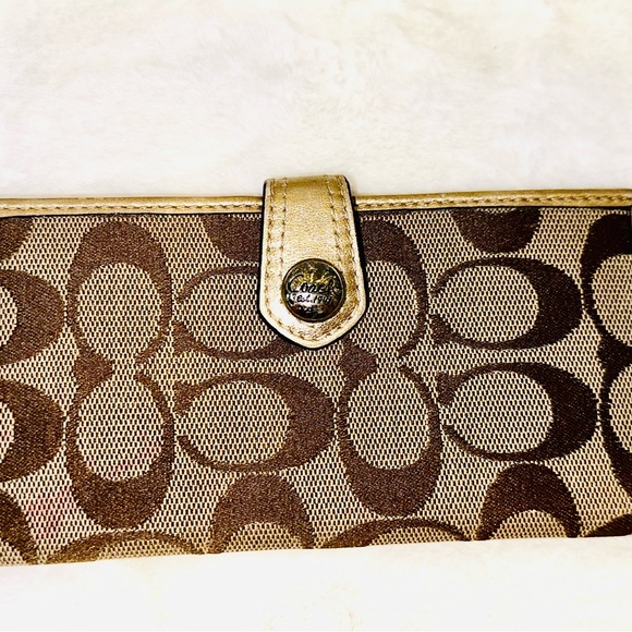 ❤️ 🎉Coach Wallet - Picture 1 of 7